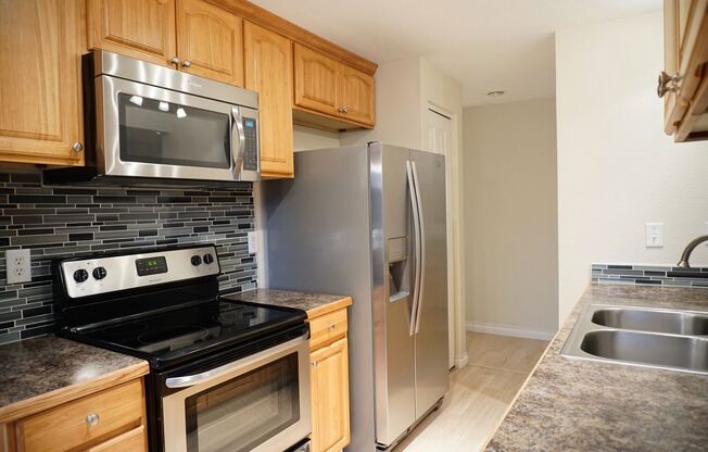 Mill Creek 3 Bedroom Ground Floor Corner Condo