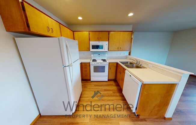 2 beds, 1 bath, 680 sqft, $995, Unit 102