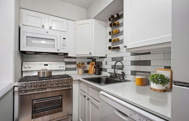 1 bed, 1 bath, 512 sqft, $995