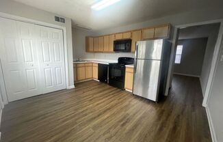 2 beds, 2 baths, $1,550, Unit Unit E05