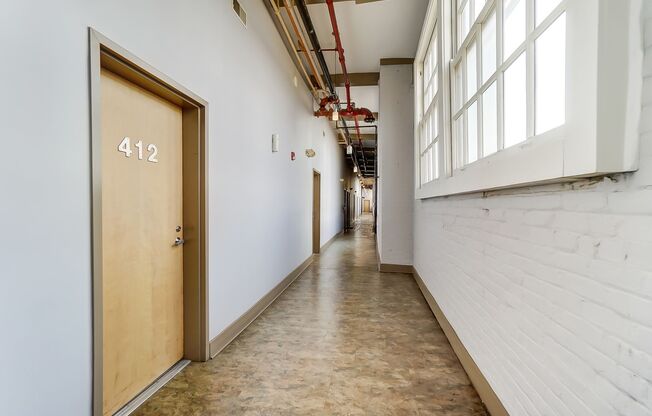 1 bed, 1 bath, 1,111 sqft, $1,613, Unit 3301-403