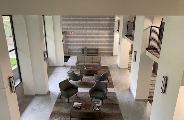 1 bed, 1 bath, 947 sqft, $3,450, Unit 711