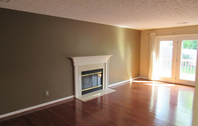 3 beds, 2.5 baths, $2,600