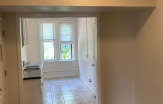 Studio, 1 bath, 400 sqft, $600, Unit #3