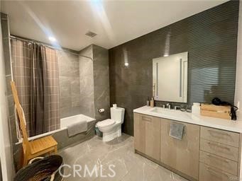 Studio, 1 bath, 476 sqft, $2,450