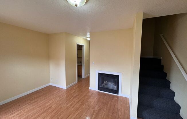 Blocks from UO! 2 bedroom 1.5 bath with in unit laundry and off street parking Available in August