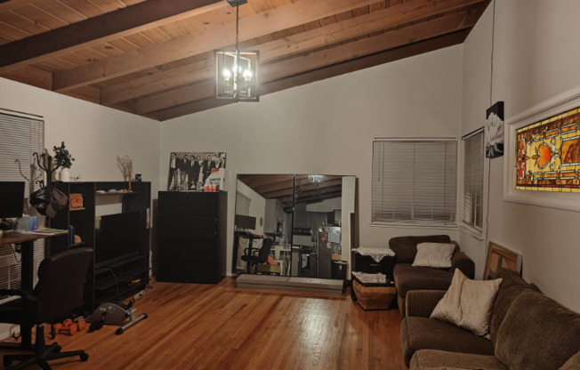 3588 CLIFFORD CT