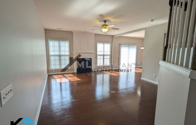 8219 SALTWOOD PL