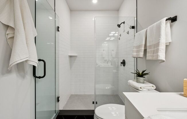 2 beds, 1 bath, 779 sqft, $1,750, Unit 105