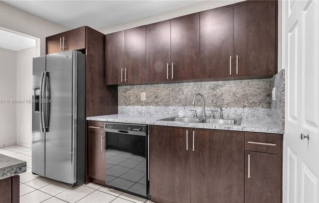 4 beds, 3 baths, 1,569 sqft, $3,450, Unit 10804 SW 72 St appt 115 (A11704834)