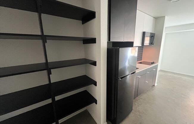 Studio, 1 bath, 310 sqft, $1,225, Unit 404