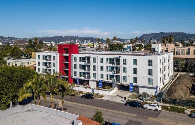 Apartment Building at 4847 Oakwood Ave. Los Angeles, CA