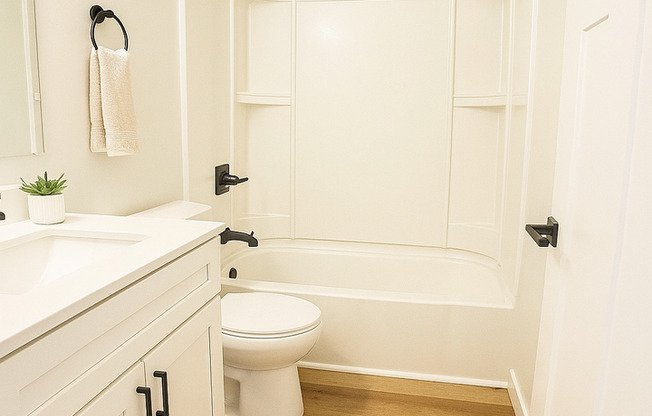 1 bed, 1 bath, 650 sqft, $1,275, Unit 1650-9