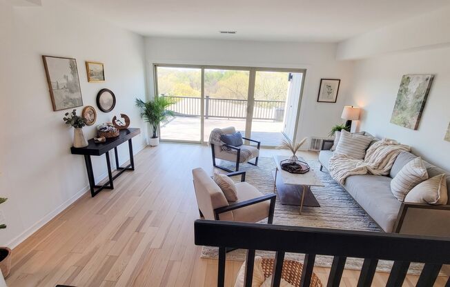 2 beds, 1 bath, 900 sqft, $1,675, Unit 406