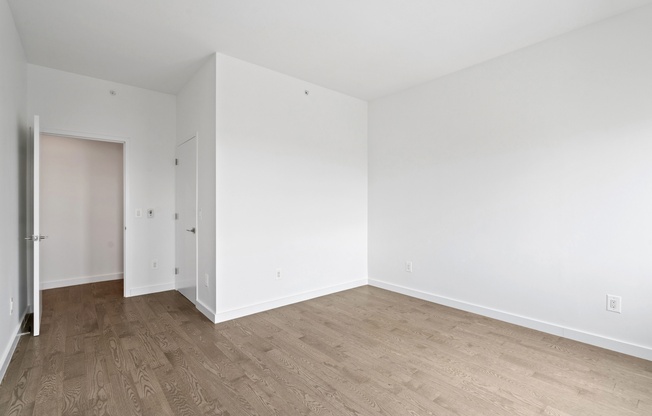 1 bed, 1 bath, $4,200, Unit 417