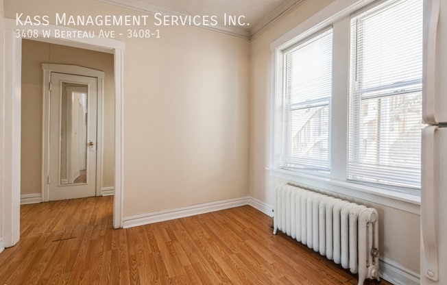 3408 W BERTEAU AVE
