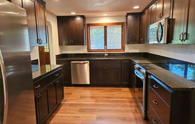 3Bd/2Ba Single Story Home-For Viewing!