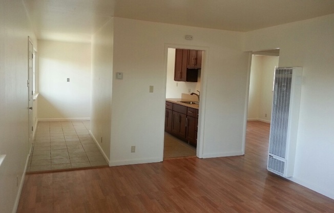 2 beds, 1 bath, 750 sqft, $2,300