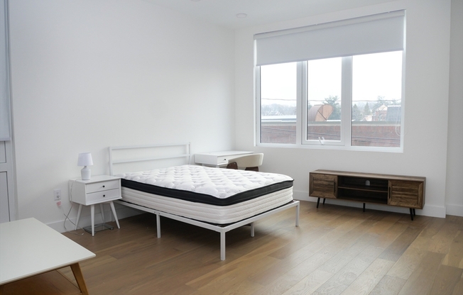 Studio, 1 bath, 450 sqft, $2,486, Unit 202