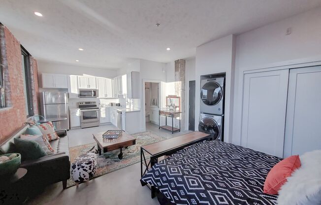 Studio, 1 bath, 475 sqft, $920, Unit B212