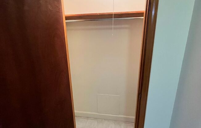 2 beds, 1 bath, 903 sqft, $1,140, Unit M-3