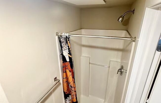 Studio, 1 bath, 200 sqft, $825