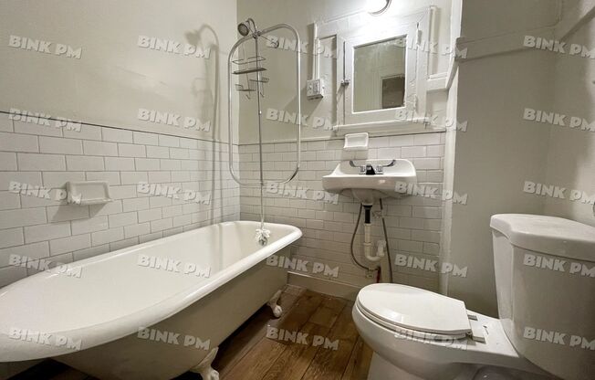 2 beds, 1 bath, $800, Unit Unit 1