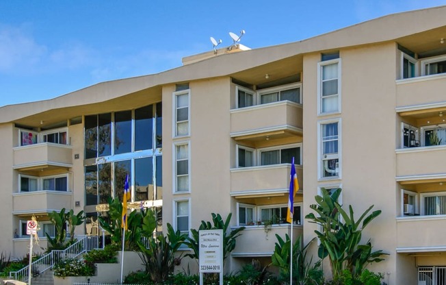 Apartment Building in Los Angeles