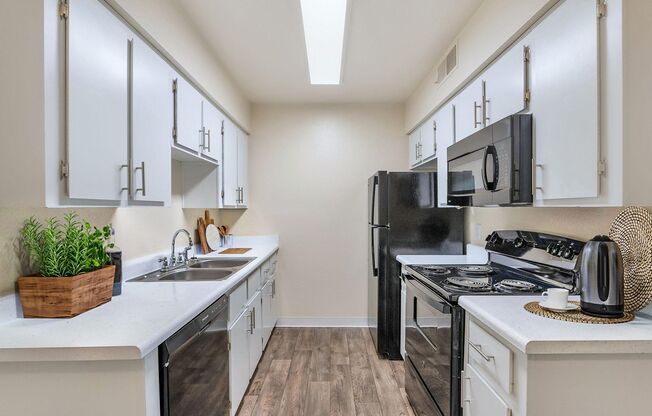2 beds, 2 baths, 960 sqft, $1,558, Unit 201