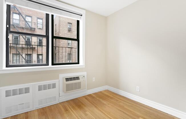 1 bed, 1 bath, $4,100, Unit 4-B