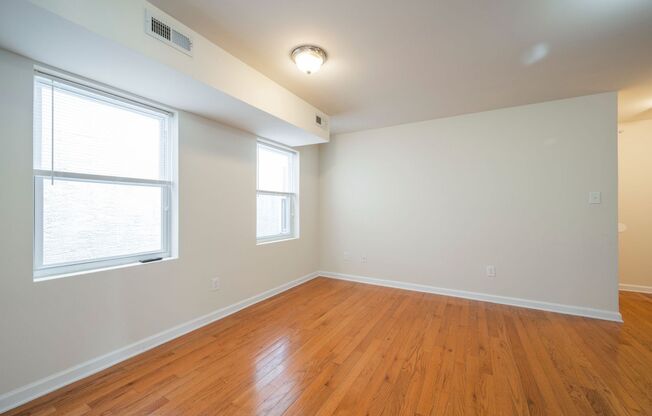 3 beds, 1 bath, 790 sqft, $1,450, Unit Unit 34
