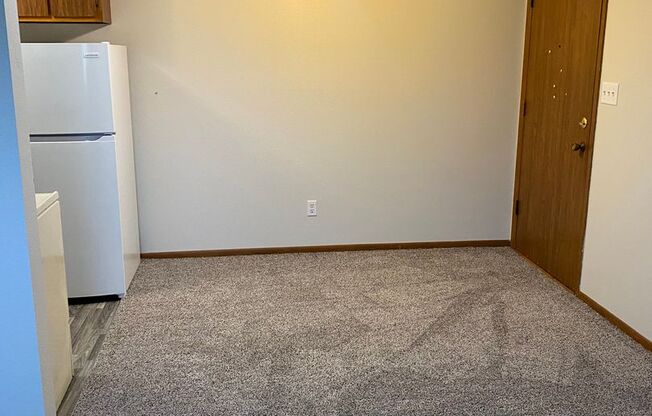 1 bed, 1 bath, 580 sqft, $650, Unit 1450-01