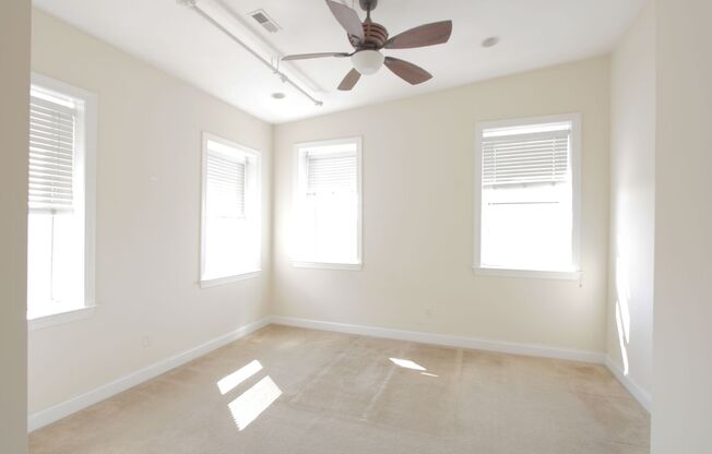 2 beds, 2 baths, 944 sqft, $2,195, Unit 407