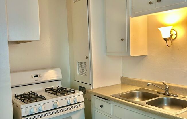 1 bed, 1 bath, 600 sqft, $1,600, Unit 1630-9