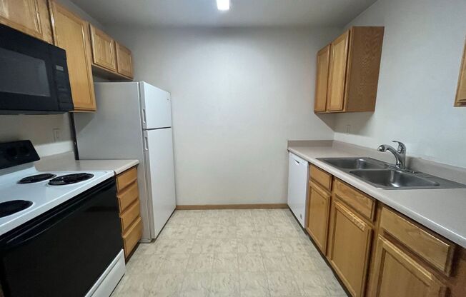 Great Condo Near Campus West