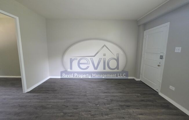 2 beds, 1 bath, 752 sqft, $995, Unit 1300-5