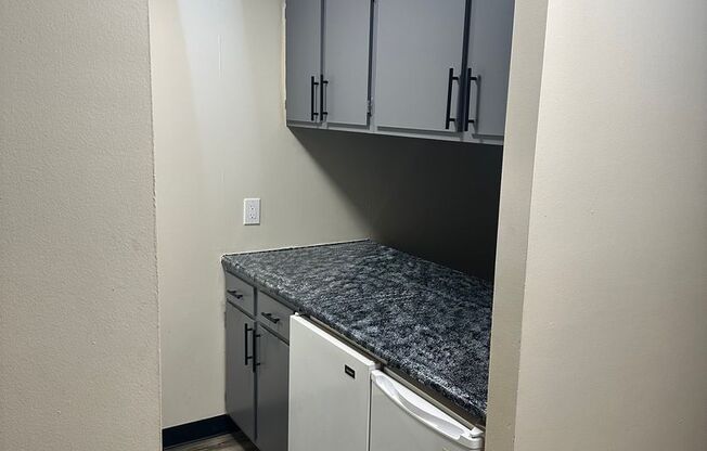 Studio, 1 bath, 460 sqft, $900, Unit 210N