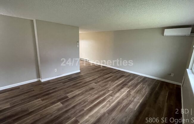 2 beds, 1 bath, $1,395, Unit 07