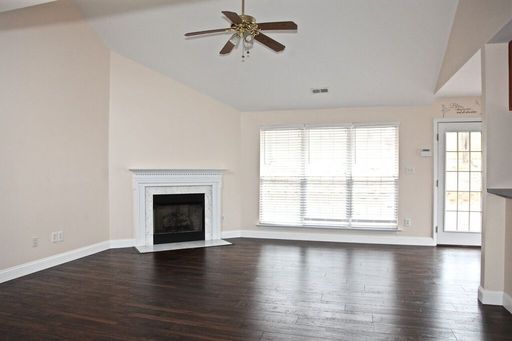 Beautiful Home with Spacious Open Floor Plan