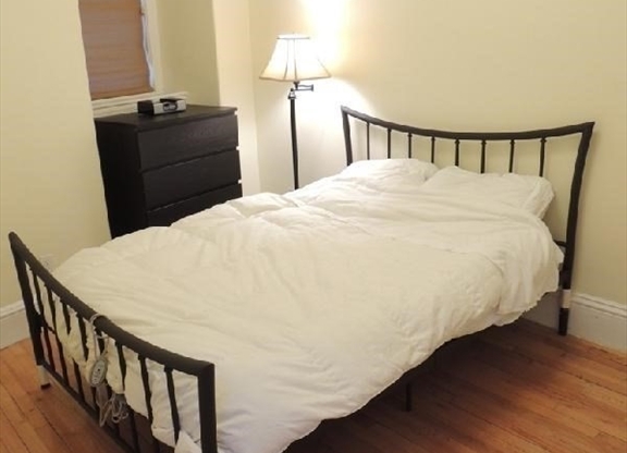1 bed, 1 bath, 350 sqft, $2,600, Unit 5