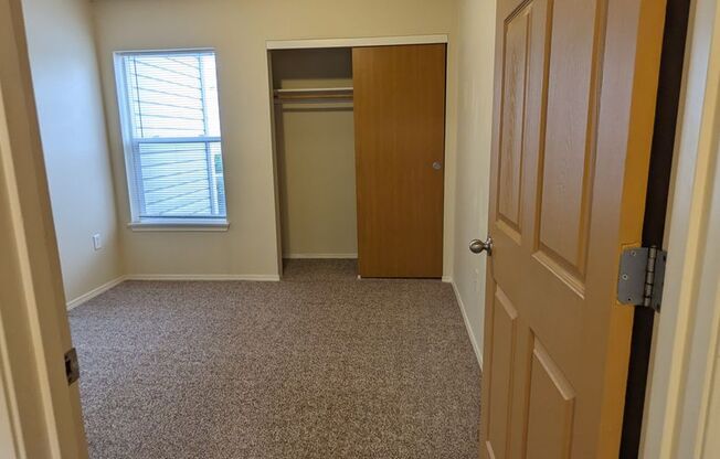 2 beds, 2 baths, 994 sqft, $1,200, Unit E106