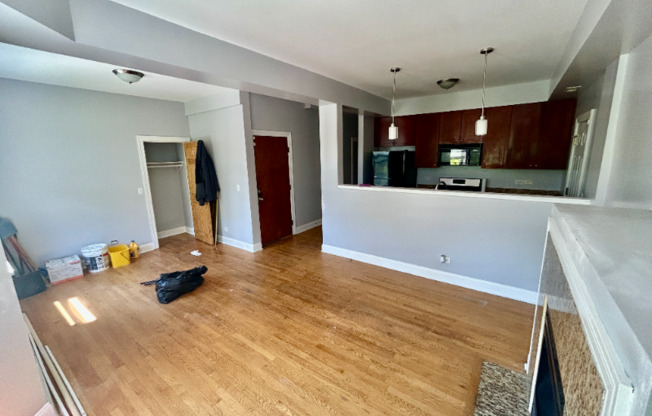 1140 E MARQUETTE