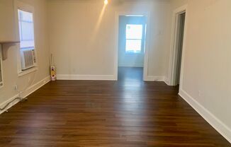 2 beds, 1 bath, 846 sqft, $775, Unit 204 W Foch Street