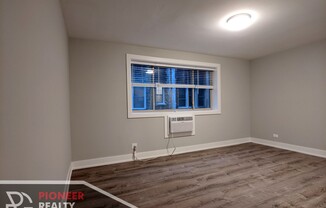 530 W Surf St 512