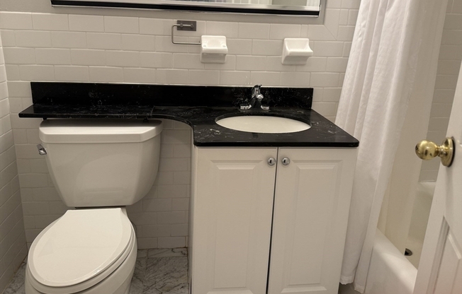 Studio, 1 bath, 590 sqft, $3,400, Unit 6M