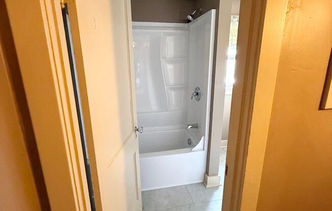 2 beds, 1.5 baths, 1,160 sqft, $1,750, Unit 7342