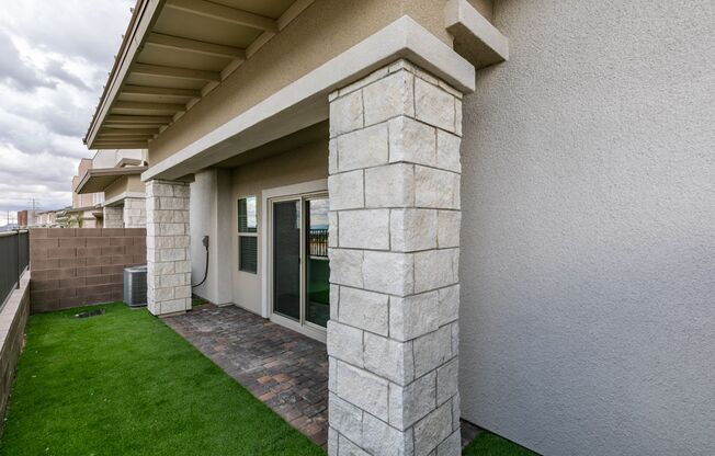 3 beds, 3 baths, $2,750, Unit UNIT 1140