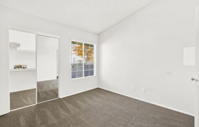 2 beds, 1 bath, 810 sqft, $2,075, Unit E145