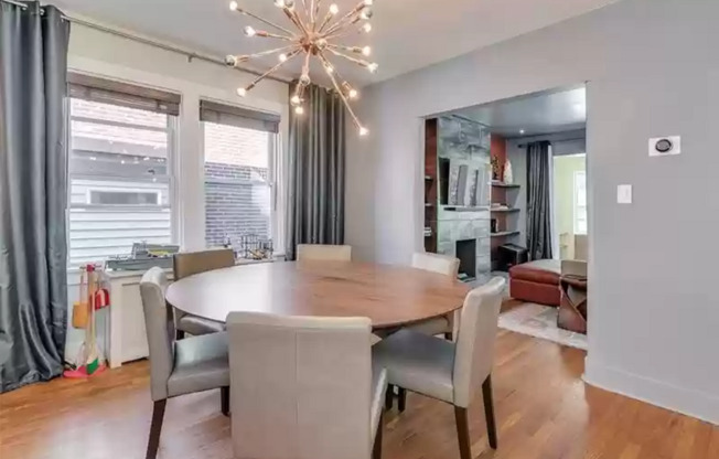 Must See 3 BD/ 2 BA located in Squirrel Hill Available 8/1/2026