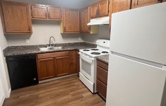 3 beds, 1.5 baths, $1,050, Unit Apt C